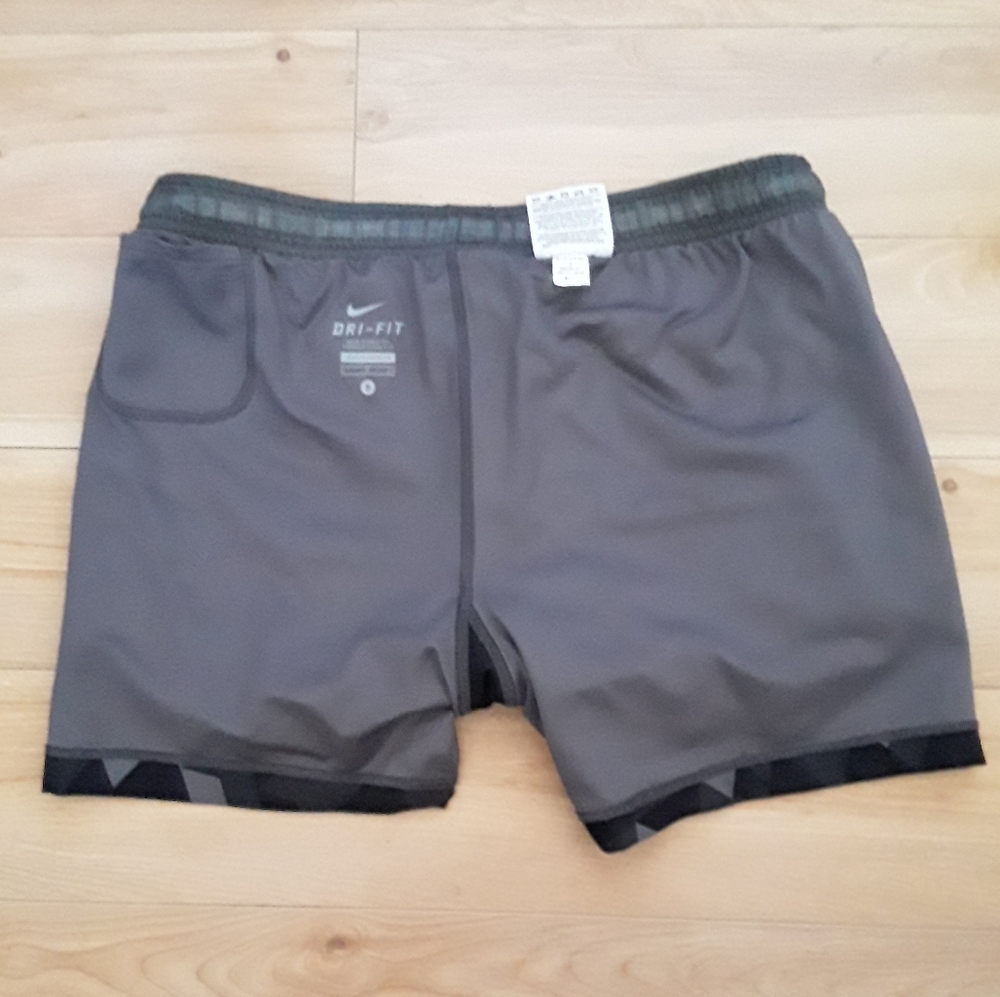 NIKE RUNNING DRI-FIT GRAY SHORT - Picture 8 of 11